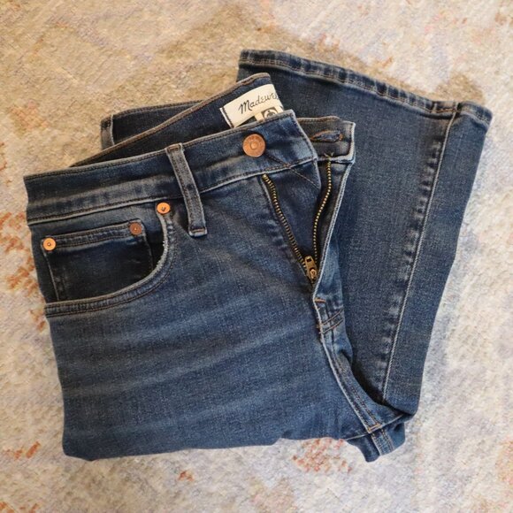 Madewell 27P mid rise kick out flare- Lenior Wash - Picture 8 of 9